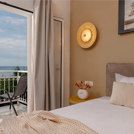 C'est La Vie - Beachfront Lägenhetshotell Laganas