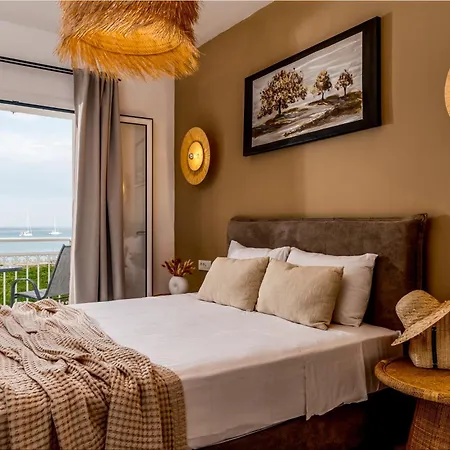 C'est La Vie Rooms&suites 3*
