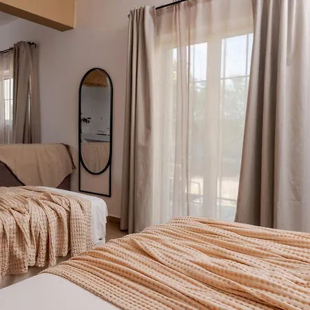 Apartahotel C'est La Vie - Beachfront 3*