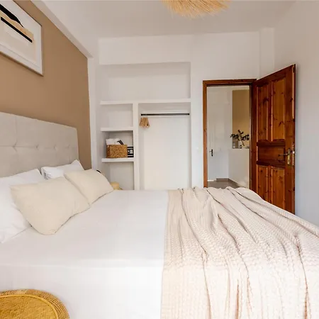 Apartahotel C'est La Vie - Beachfront