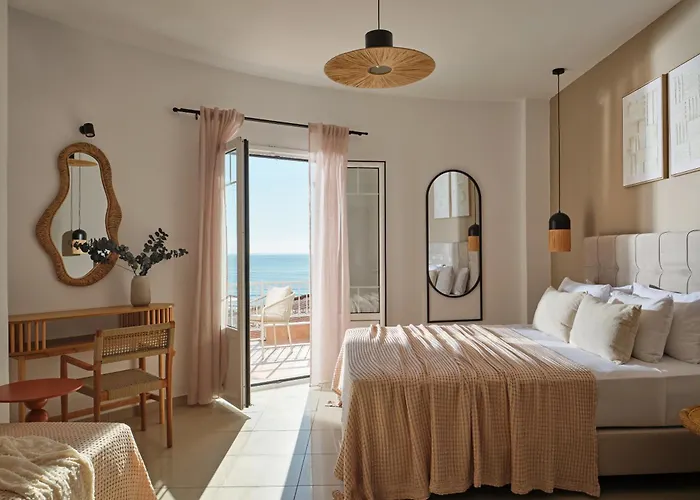 C'est La Vie - Beachfront 아파트호텔 3*
