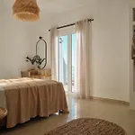 C'est La Vie - Beachfront Ξενοδοχείο με διαμερίσματα 3*